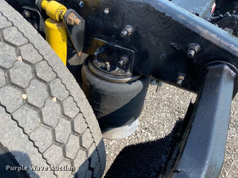 image for item KW9269 2000 Freightliner FLD  semi truck