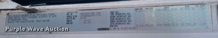 image for item KW9269 2000 Freightliner FLD  semi truck