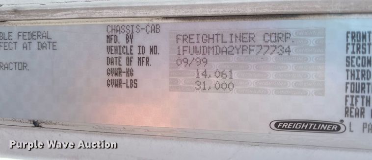 image for item KW9269 2000 Freightliner FLD  semi truck