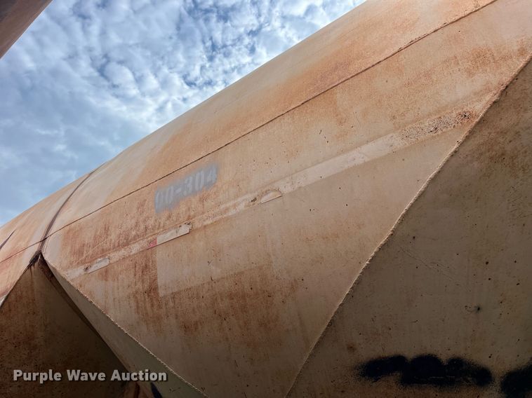 image for item LB9020 1968 Fruehauf  pneumatic dry bulk trailer