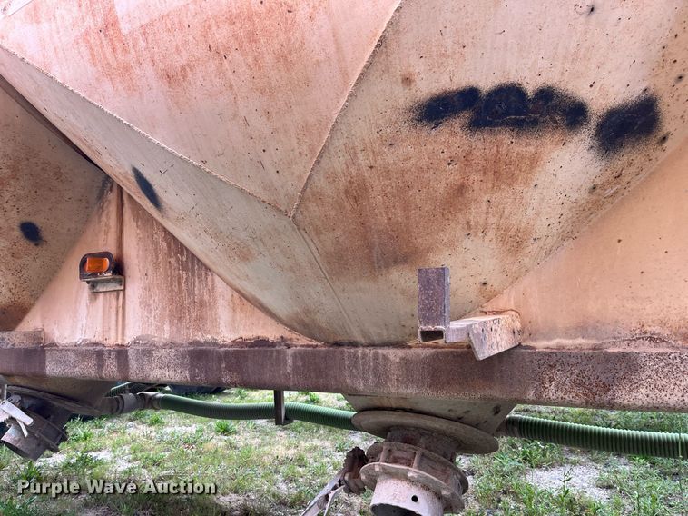 image for item LB9020 1968 Fruehauf  pneumatic dry bulk trailer