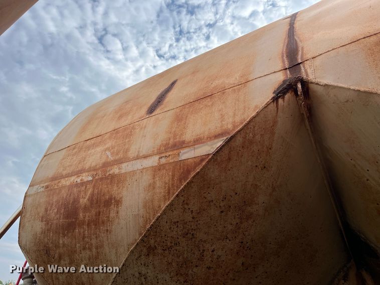 image for item LB9020 1968 Fruehauf  pneumatic dry bulk trailer