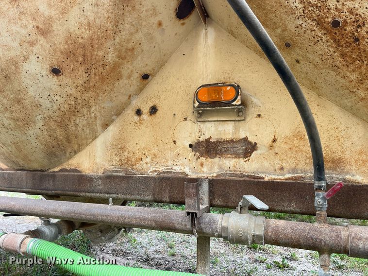 image for item LB9020 1968 Fruehauf  pneumatic dry bulk trailer