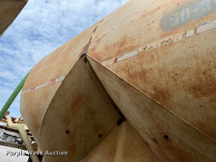 image for item LB9020 1968 Fruehauf  pneumatic dry bulk trailer