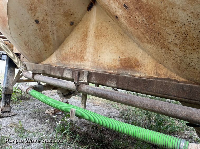 image for item LB9020 1968 Fruehauf  pneumatic dry bulk trailer