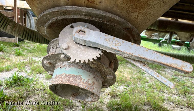 image for item LB9020 1968 Fruehauf  pneumatic dry bulk trailer