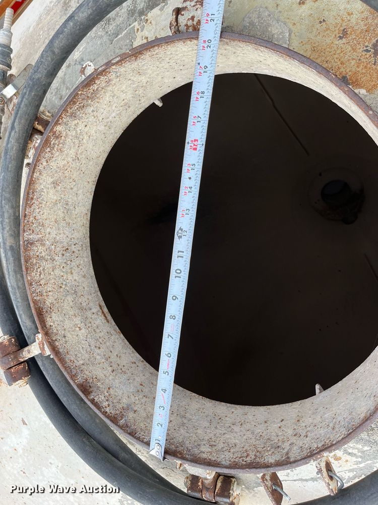 image for item LB9020 1968 Fruehauf  pneumatic dry bulk trailer