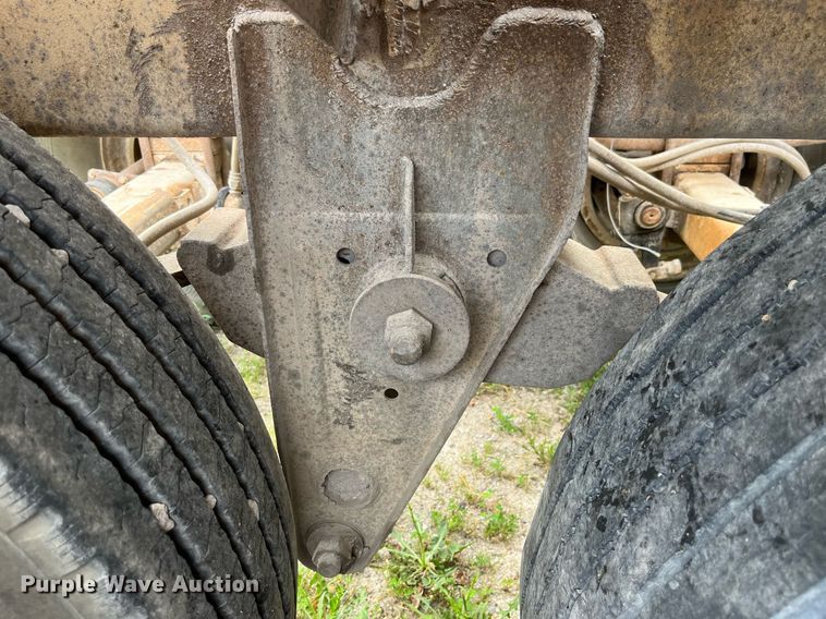 image for item LB9020 1968 Fruehauf  pneumatic dry bulk trailer