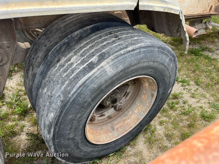 image for item LB9020 1968 Fruehauf  pneumatic dry bulk trailer