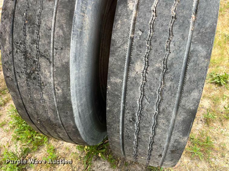 image for item LB9020 1968 Fruehauf  pneumatic dry bulk trailer