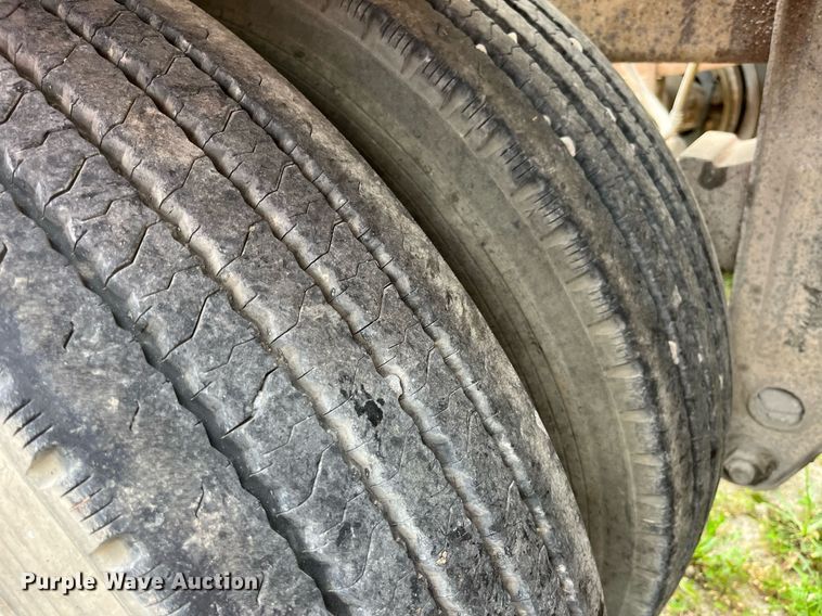 image for item LB9020 1968 Fruehauf  pneumatic dry bulk trailer