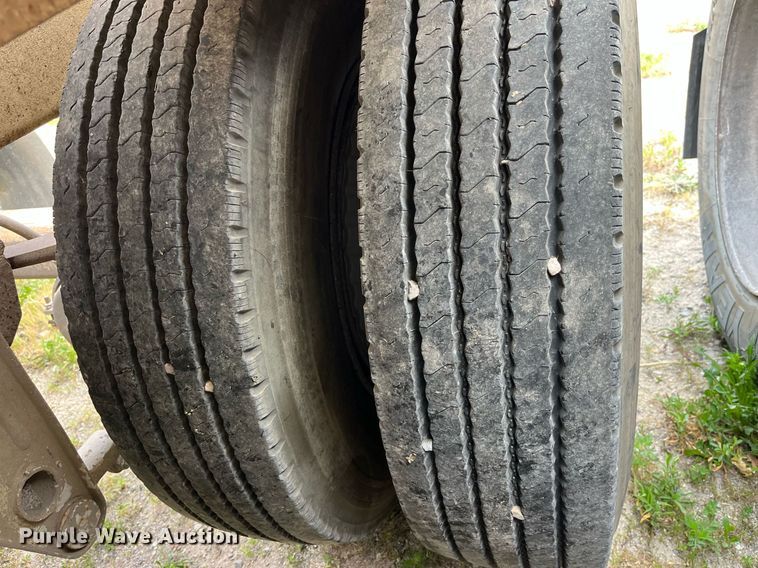 image for item LB9020 1968 Fruehauf  pneumatic dry bulk trailer