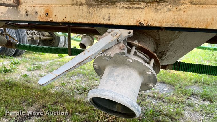 image for item LB9021 1974 Fruehauf  pneumatic dry bulk trailer