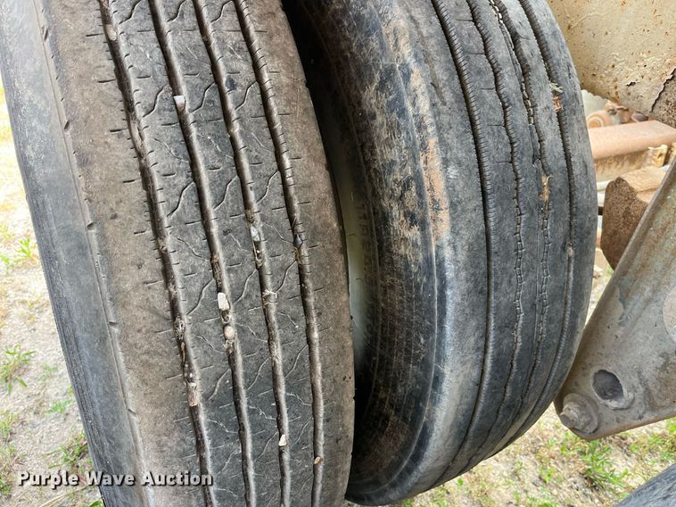 image for item LB9021 1974 Fruehauf  pneumatic dry bulk trailer