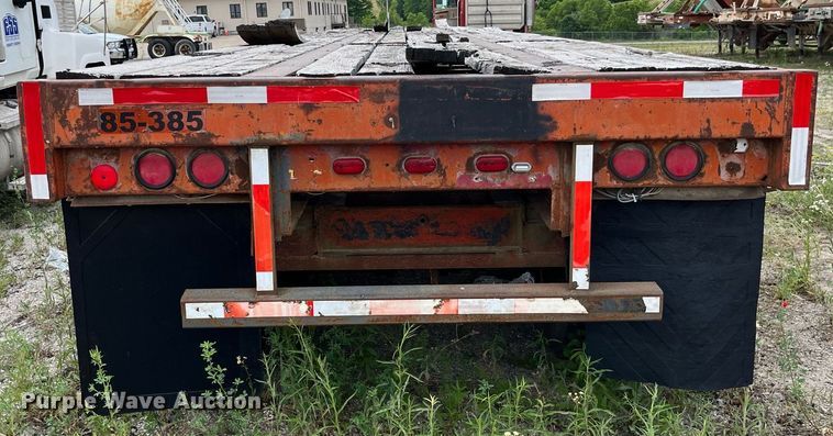 image for item LB9023 1972 Fontaine  flatbed trailer