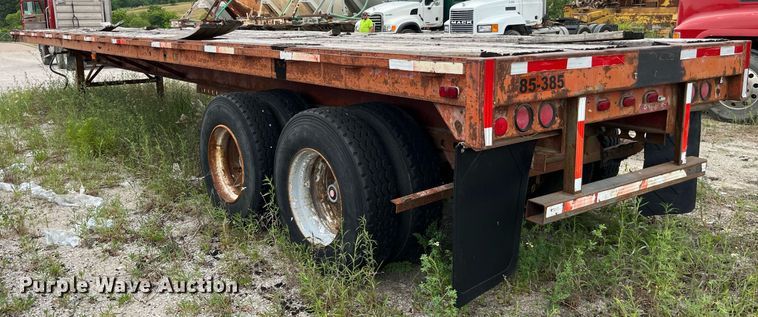 image for item LB9023 1972 Fontaine  flatbed trailer