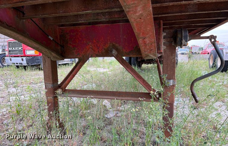 image for item LB9023 1972 Fontaine  flatbed trailer