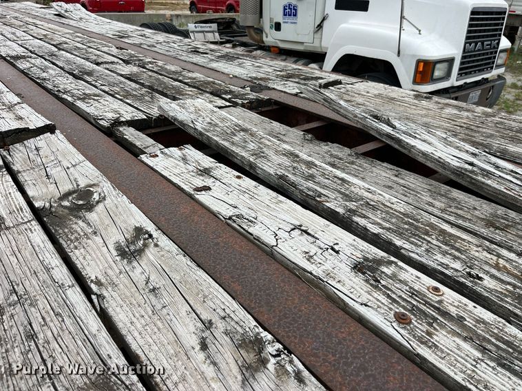 image for item LB9023 1972 Fontaine  flatbed trailer