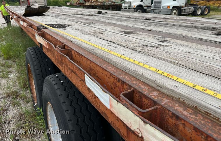 image for item LB9023 1972 Fontaine  flatbed trailer