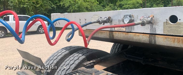 image for item LH9746 2000 Mack CX613  semi truck