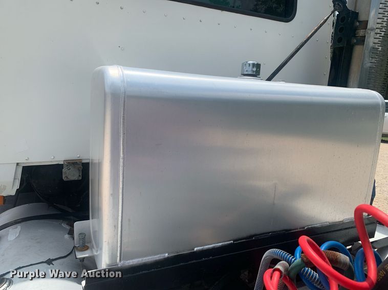 image for item LH9746 2000 Mack CX613  semi truck