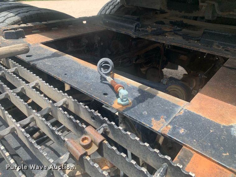 image for item LH9746 2000 Mack CX613  semi truck