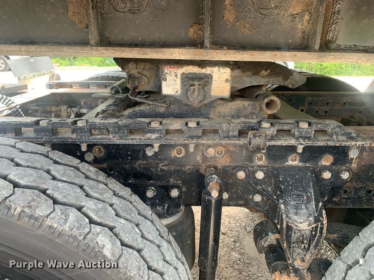 image for item LH9746 2000 Mack CX613  semi truck