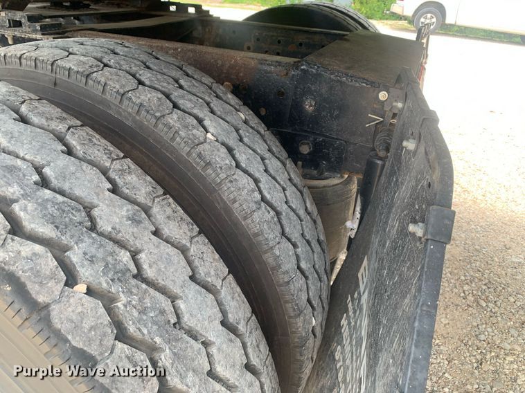 image for item LH9746 2000 Mack CX613  semi truck