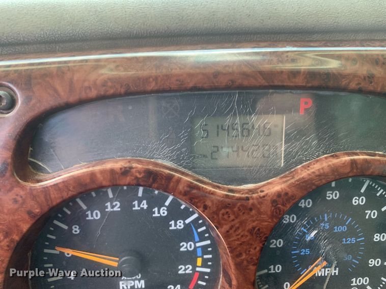 image for item LH9746 2000 Mack CX613  semi truck