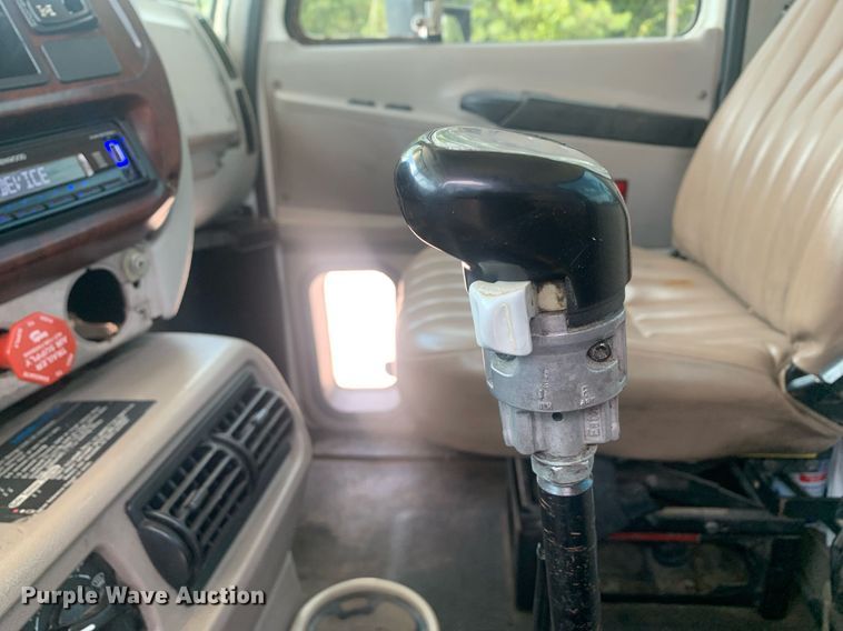 image for item LH9746 2000 Mack CX613  semi truck