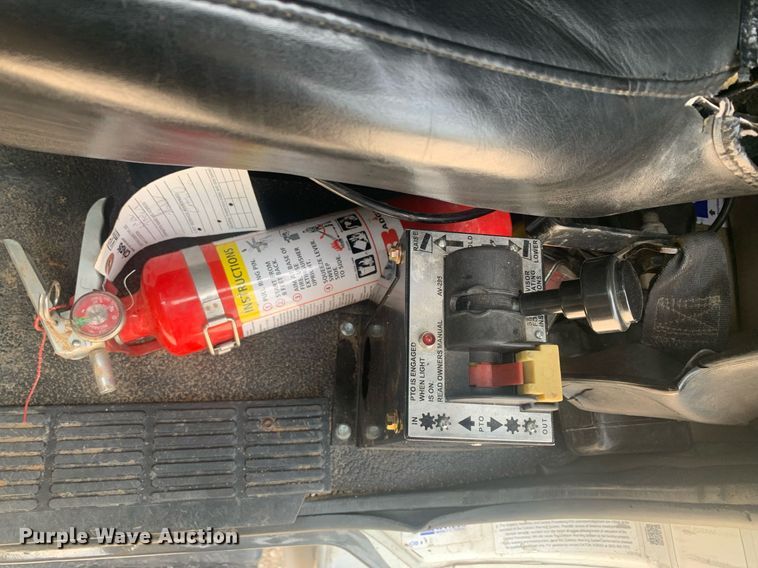 image for item LH9746 2000 Mack CX613  semi truck