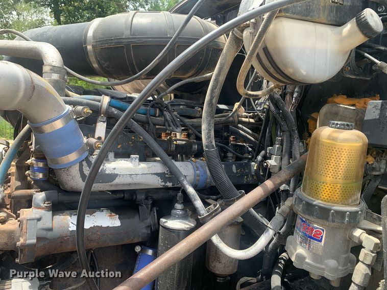 image for item LH9746 2000 Mack CX613  semi truck