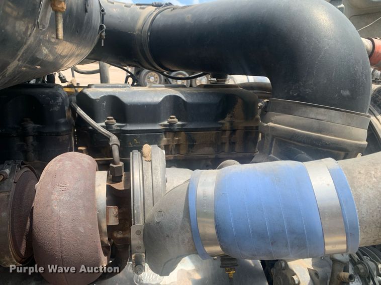 image for item LH9746 2000 Mack CX613  semi truck