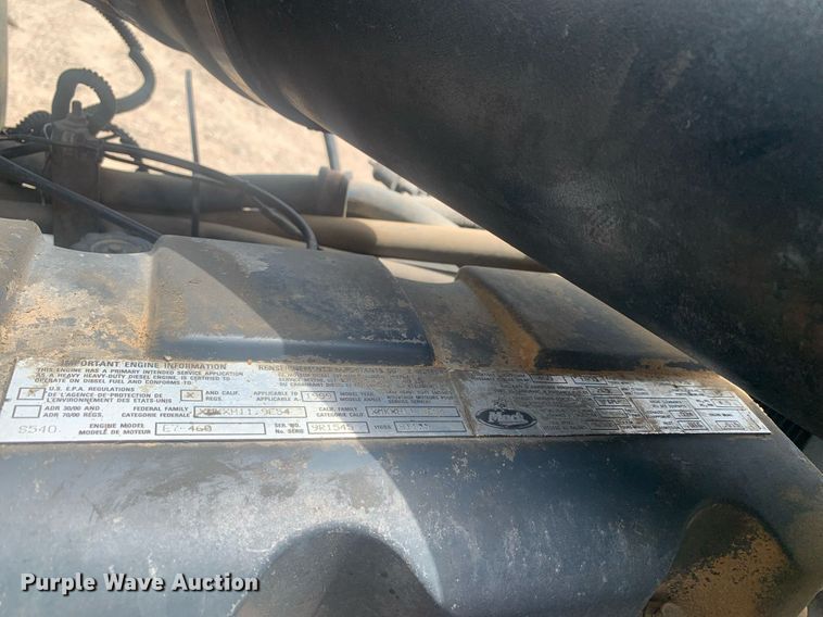 image for item LH9746 2000 Mack CX613  semi truck