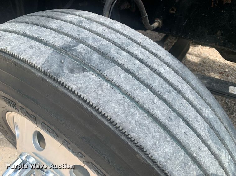 image for item LH9746 2000 Mack CX613  semi truck