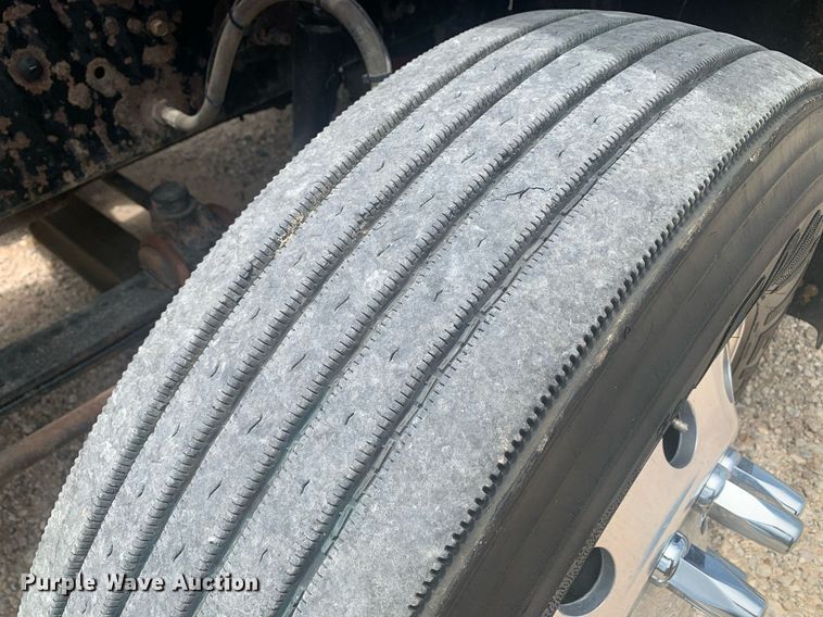 image for item LH9746 2000 Mack CX613  semi truck