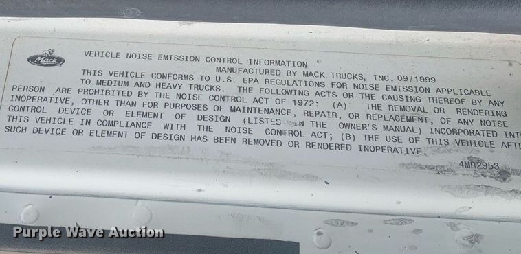 image for item LH9746 2000 Mack CX613  semi truck