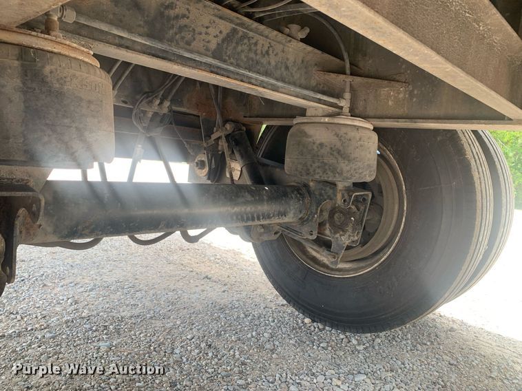 image for item LH9747 2001 Transcraft Eagle  flatbed trailer