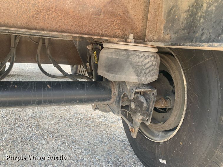 image for item LH9747 2001 Transcraft Eagle  flatbed trailer