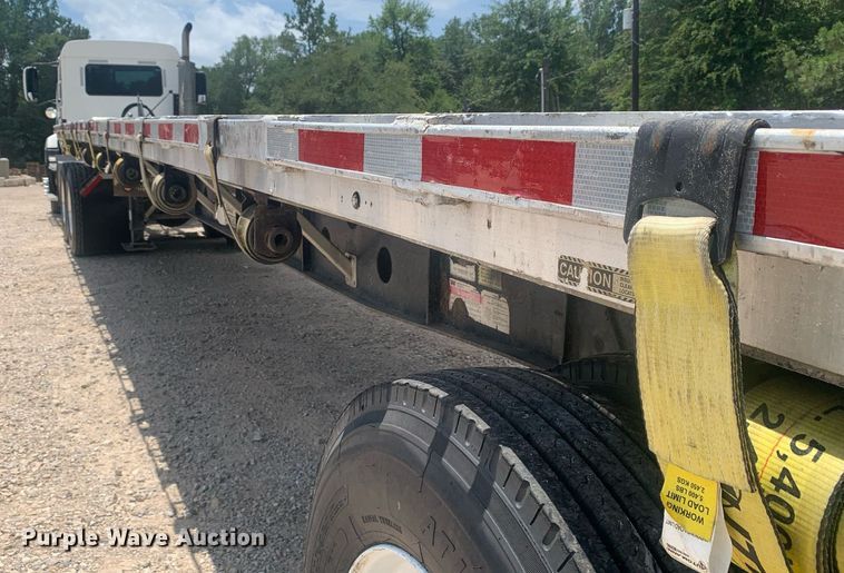 image for item LH9747 2001 Transcraft Eagle  flatbed trailer