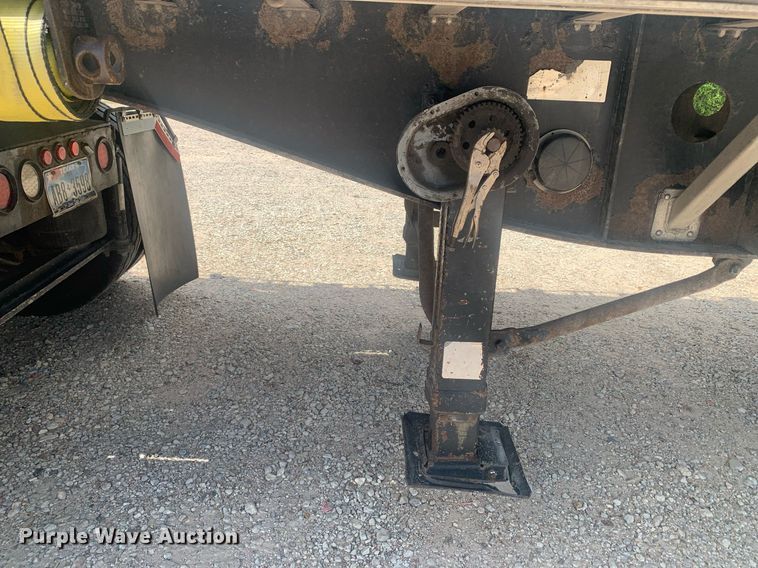 image for item LH9747 2001 Transcraft Eagle  flatbed trailer