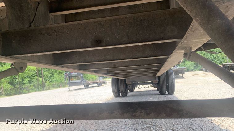 image for item LH9747 2001 Transcraft Eagle  flatbed trailer