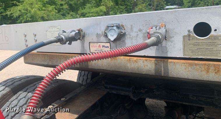 image for item LH9747 2001 Transcraft Eagle  flatbed trailer