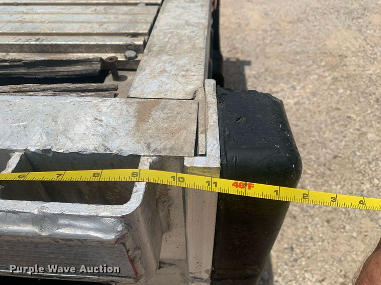 image for item LH9747 2001 Transcraft Eagle  flatbed trailer