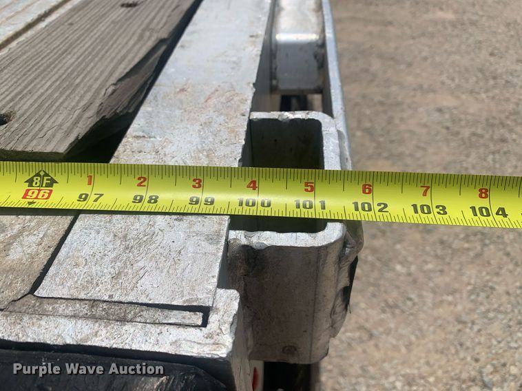 image for item LH9747 2001 Transcraft Eagle  flatbed trailer