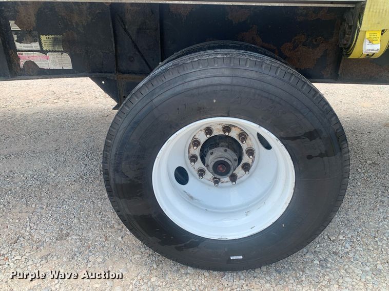 image for item LH9747 2001 Transcraft Eagle  flatbed trailer