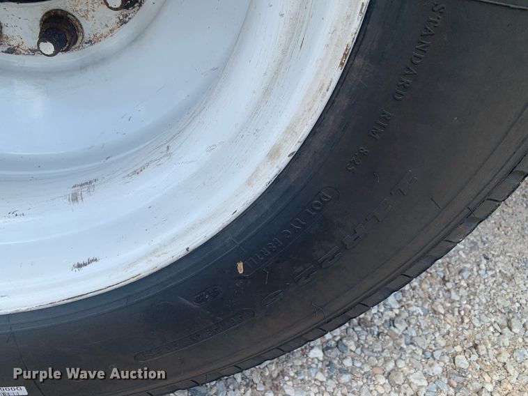 image for item LH9747 2001 Transcraft Eagle  flatbed trailer