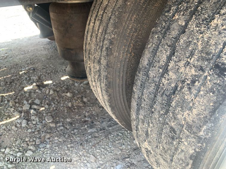 image for item LH9748 1990 Great Dane GPDWSAR-248  drop deck equipment trailer