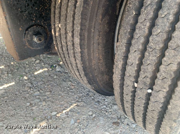 image for item LH9748 1990 Great Dane GPDWSAR-248  drop deck equipment trailer