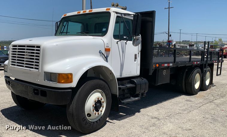 image for item LH9755 1999 International 4900  flatbed truck